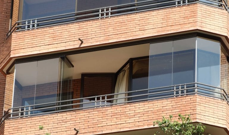 Cierre Plegable de Vidrio para Balcones